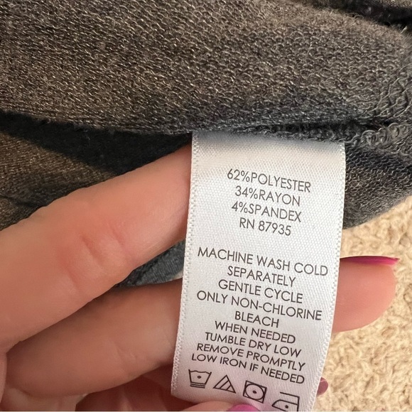 LOGO By Lori Goldstein sweater womens M Grey hooded pullover top lounge pockets - Picture 9 of 9